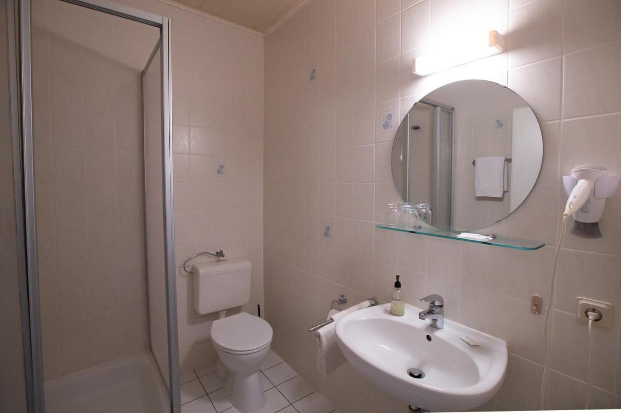 Hotel Schlosshof Dolgesheim Dış mekan fotoğraf