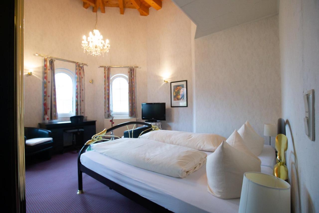 Hotel Schlosshof Dolgesheim Dış mekan fotoğraf