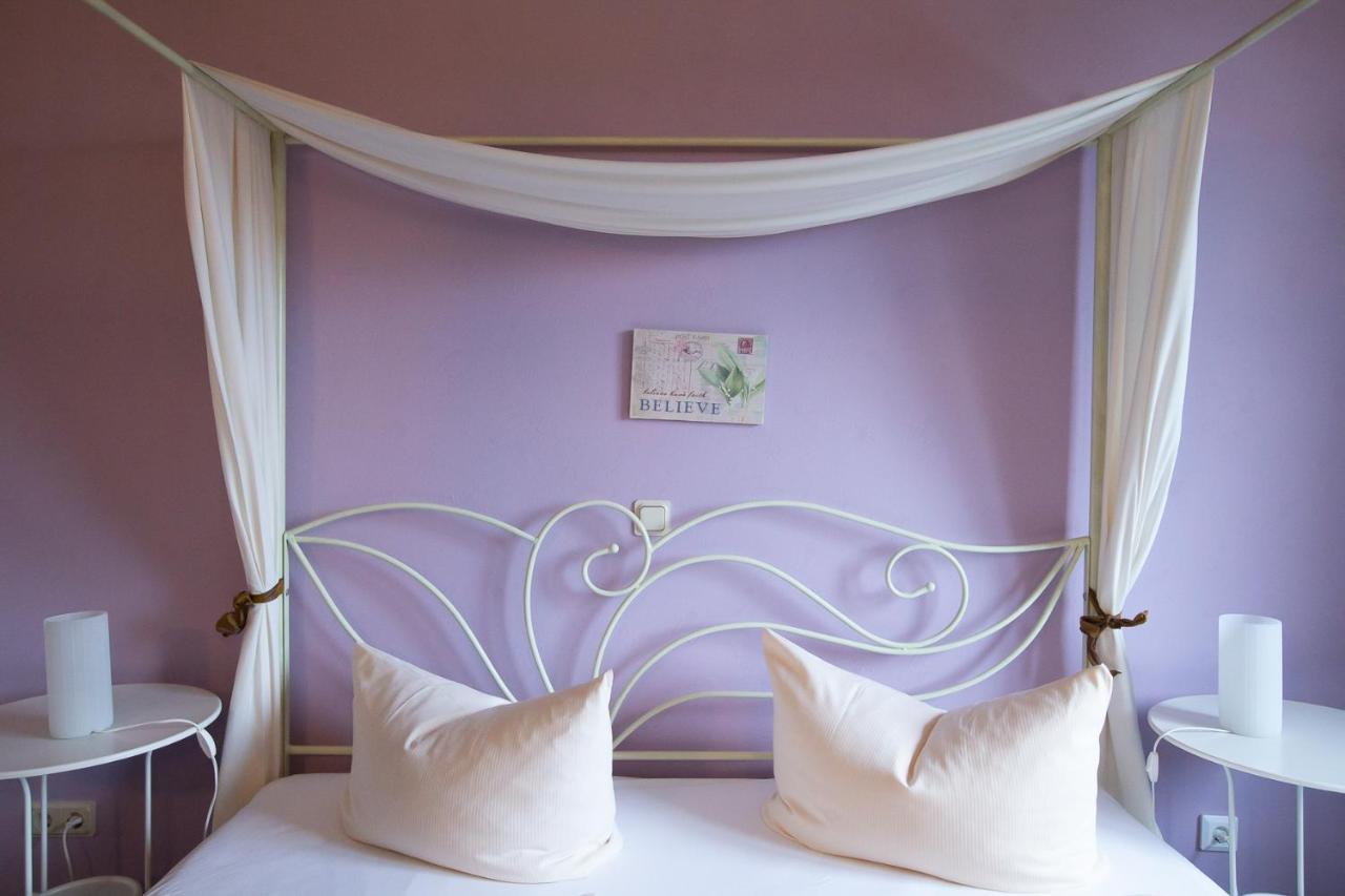 Hotel Schlosshof Dolgesheim Dış mekan fotoğraf