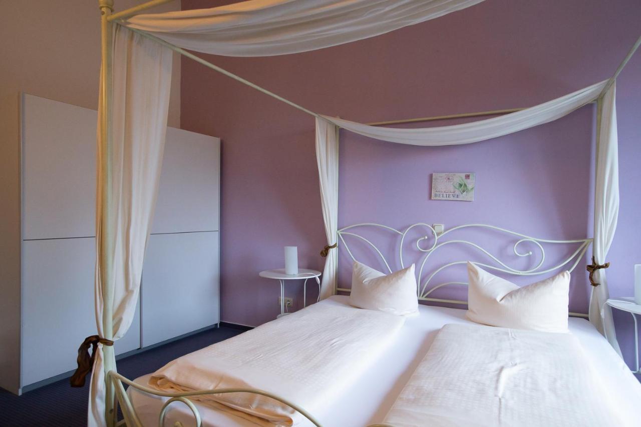 Hotel Schlosshof Dolgesheim Dış mekan fotoğraf
