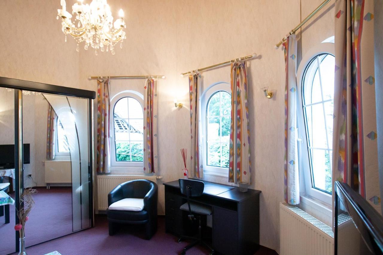 Hotel Schlosshof Dolgesheim Dış mekan fotoğraf