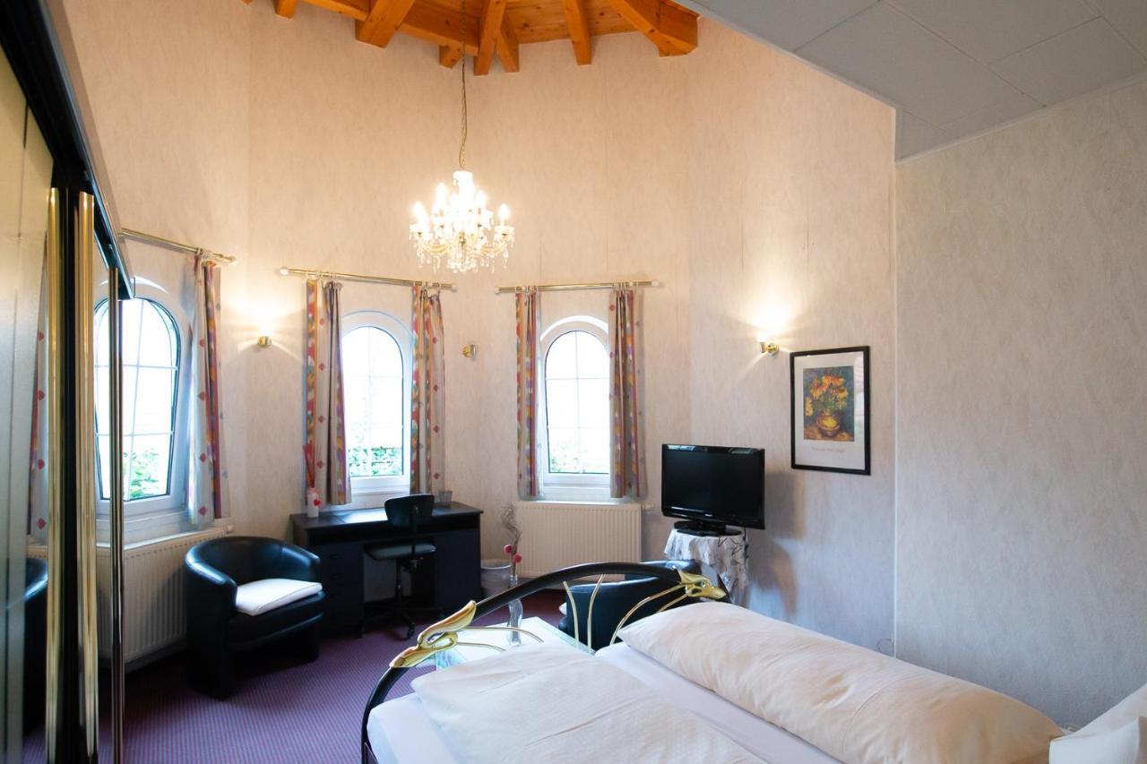Hotel Schlosshof Dolgesheim Dış mekan fotoğraf