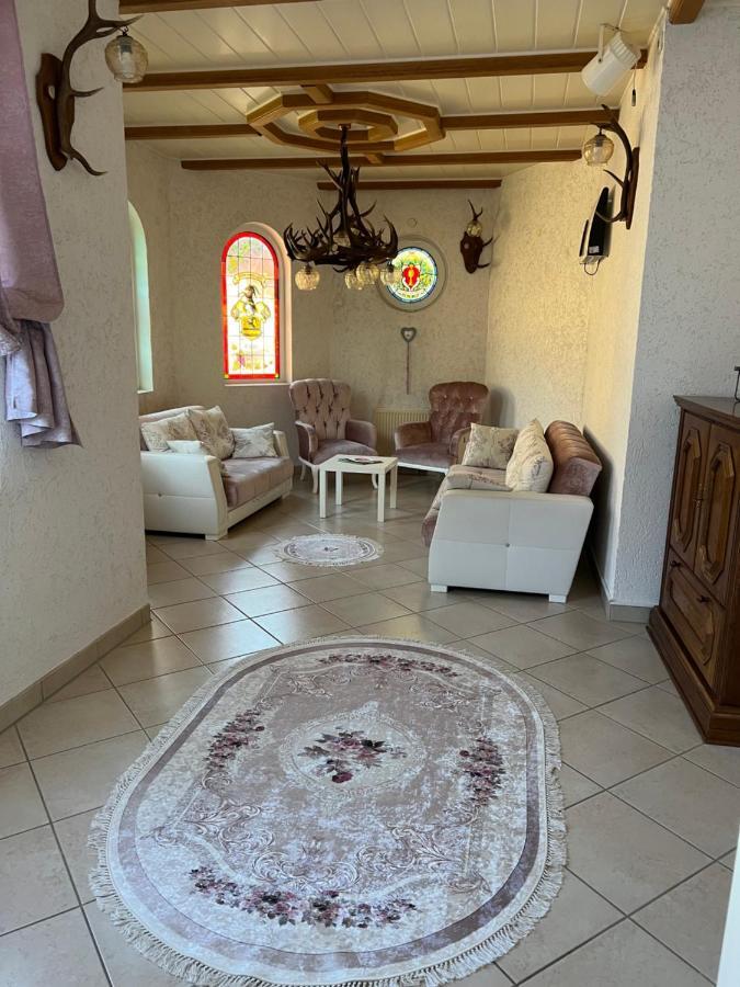 Hotel Schlosshof Dolgesheim Dış mekan fotoğraf