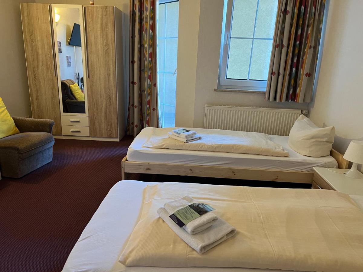 Hotel Schlosshof Dolgesheim Dış mekan fotoğraf